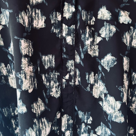 Simply Vera Vera Wang Batik Style Short Sleeve Women’s Blouse. Size Large. - Picture 4 of 5